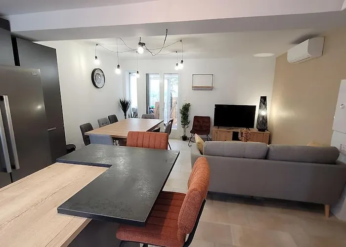 Villa Magnifique Maison Proche Centre-ville/ Climatisée *